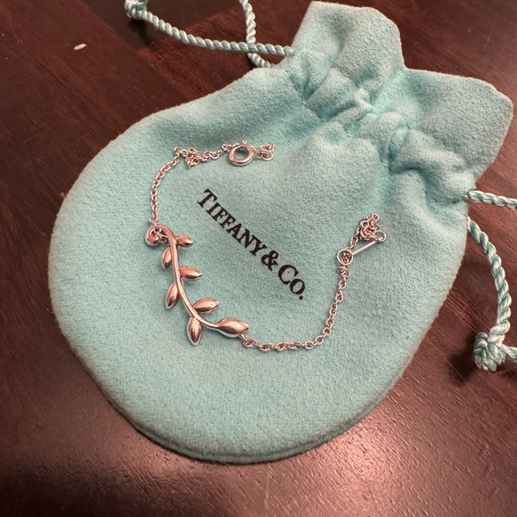 Tiffany’s olive branch bracelet - Picture 3 of 3